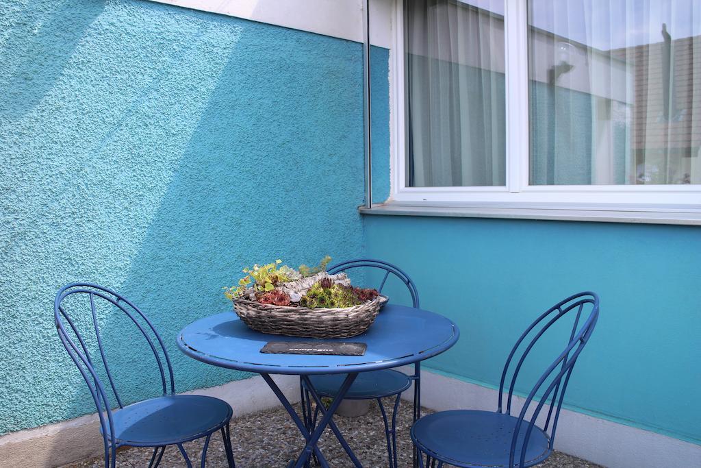 Les Petites Chambres De La Bleue Maison Coeuve Esterno foto